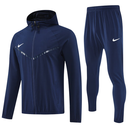 NIKE TRACKSUIT
